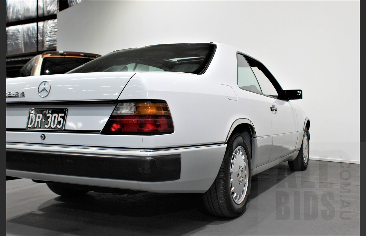 3/1990 Mercedes-Benz 300CE-24 W124 2d Coupe White 3.0L