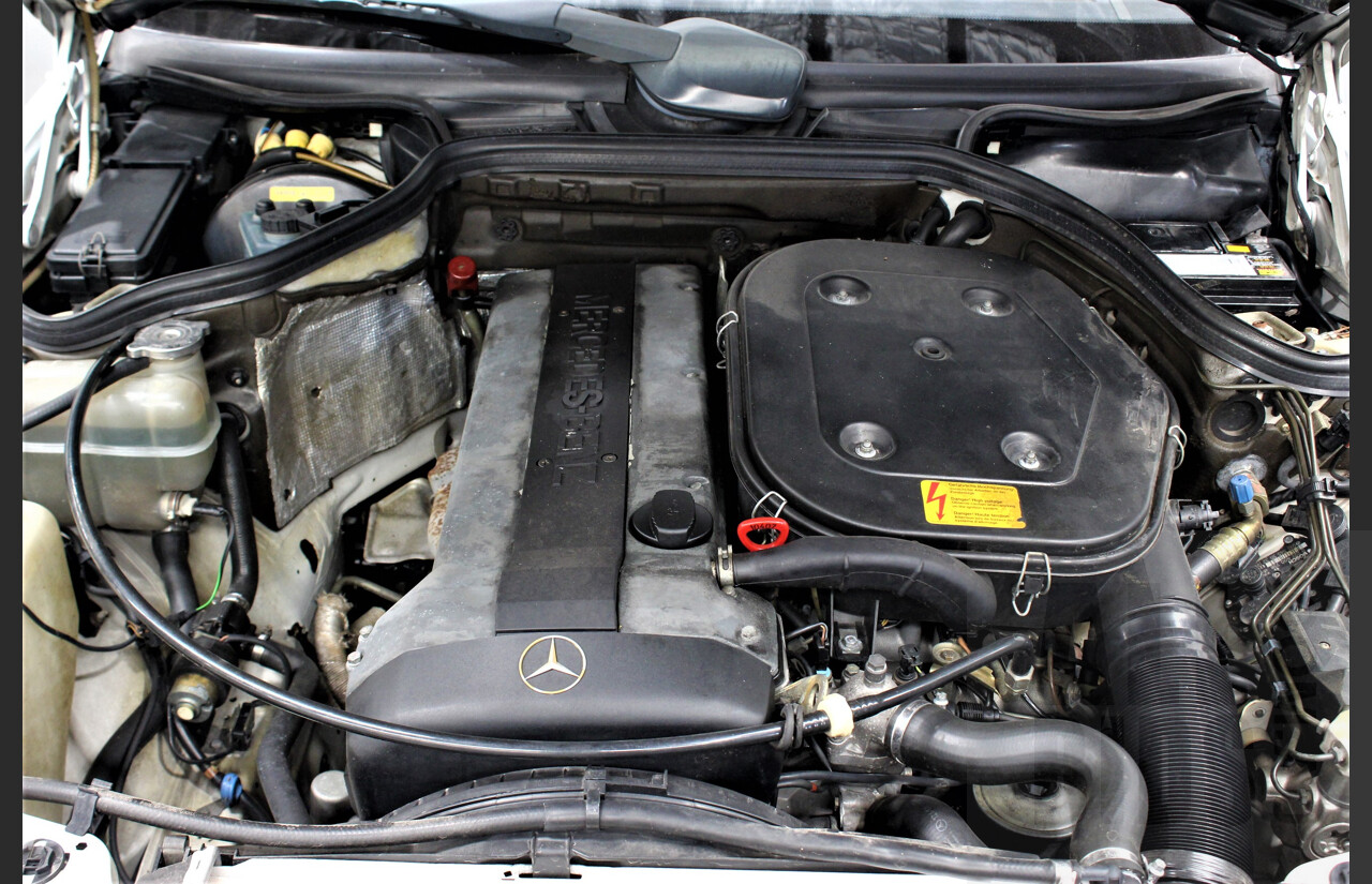 3/1990 Mercedes-Benz 300CE-24 W124 2d Coupe White 3.0L