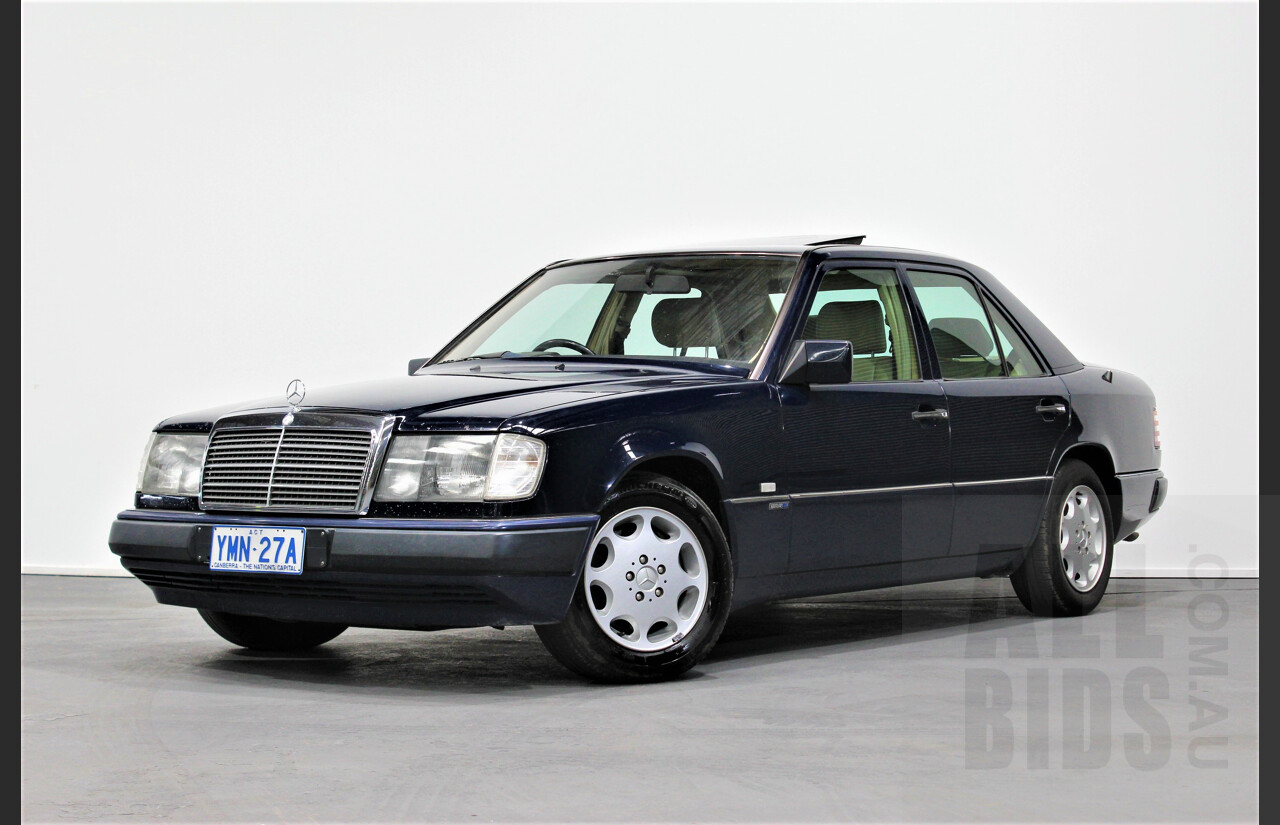 1/1993 Mercedes-Benz E320 Sportline W124 4d Sedan Blue 3.2L