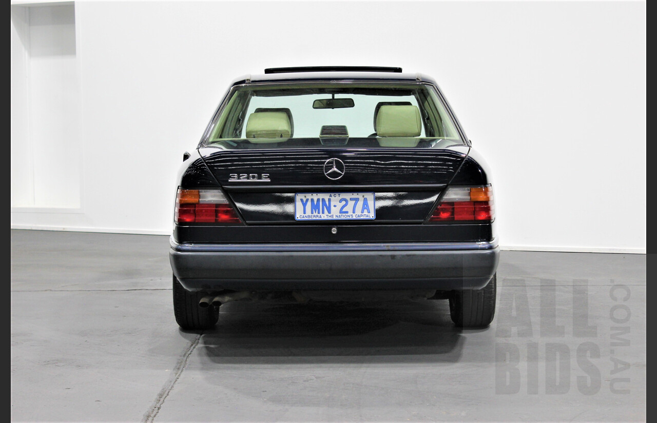 1/1993 Mercedes-Benz E320 Sportline W124 4d Sedan Blue 3.2L