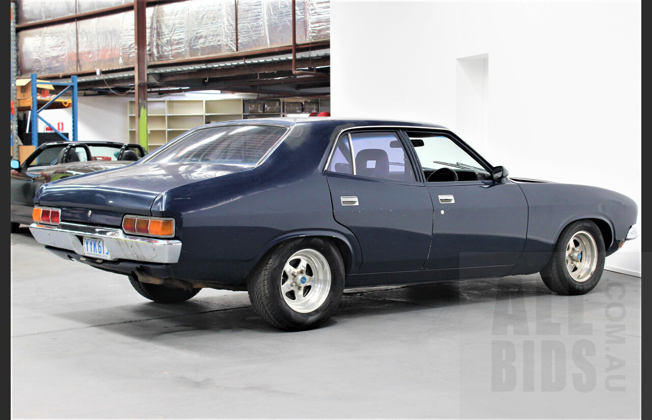 4/1976 Ford Falcon XB 4d Sedan Blue 5.8L 351 V8