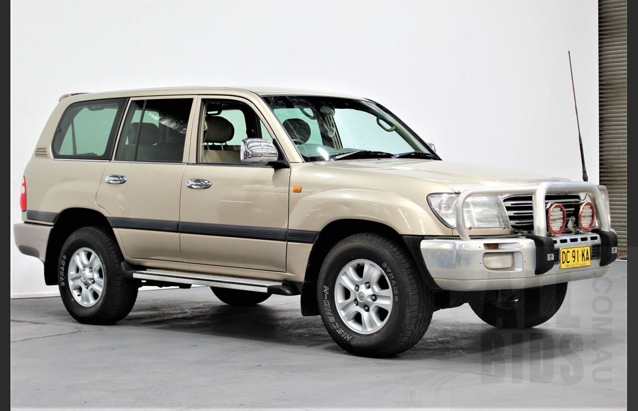 5/2004 Toyota Landcruiser GXL (4x4) UZJ100R 4d Wagon Gold 4.7L V8
