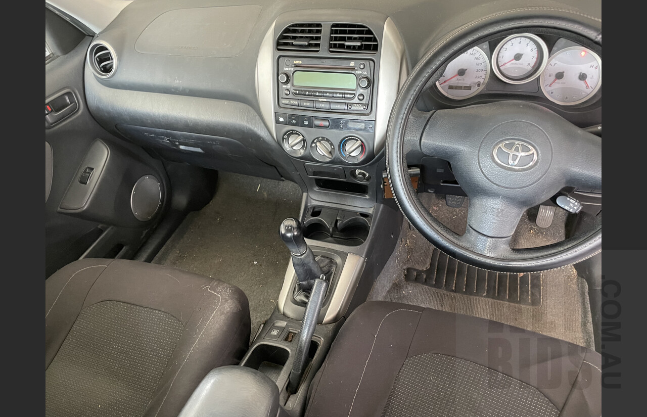 8/2005 Toyota Rav4 CV Sport (4x4) ACA22R 2d Wagon Silver 2.4L