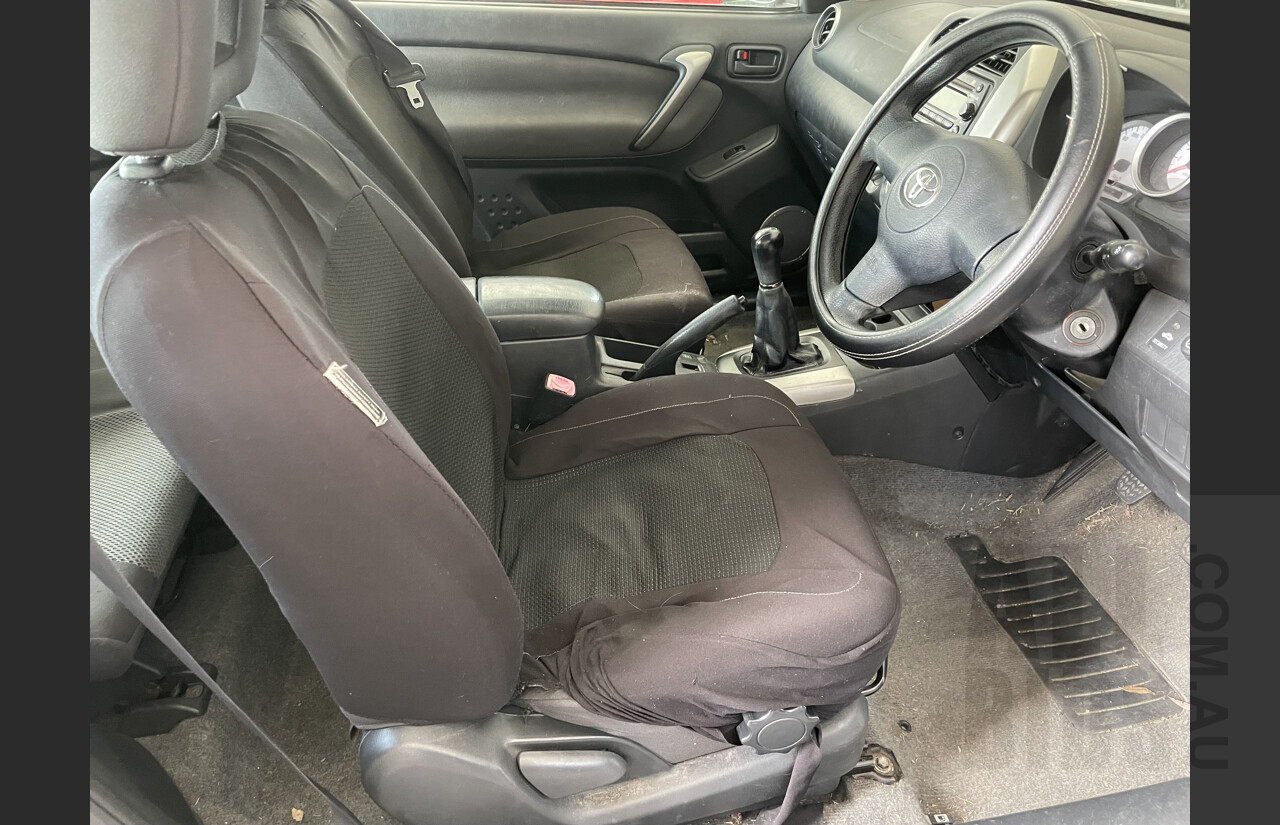 8/2005 Toyota Rav4 CV Sport (4x4) ACA22R 2d Wagon Silver 2.4L