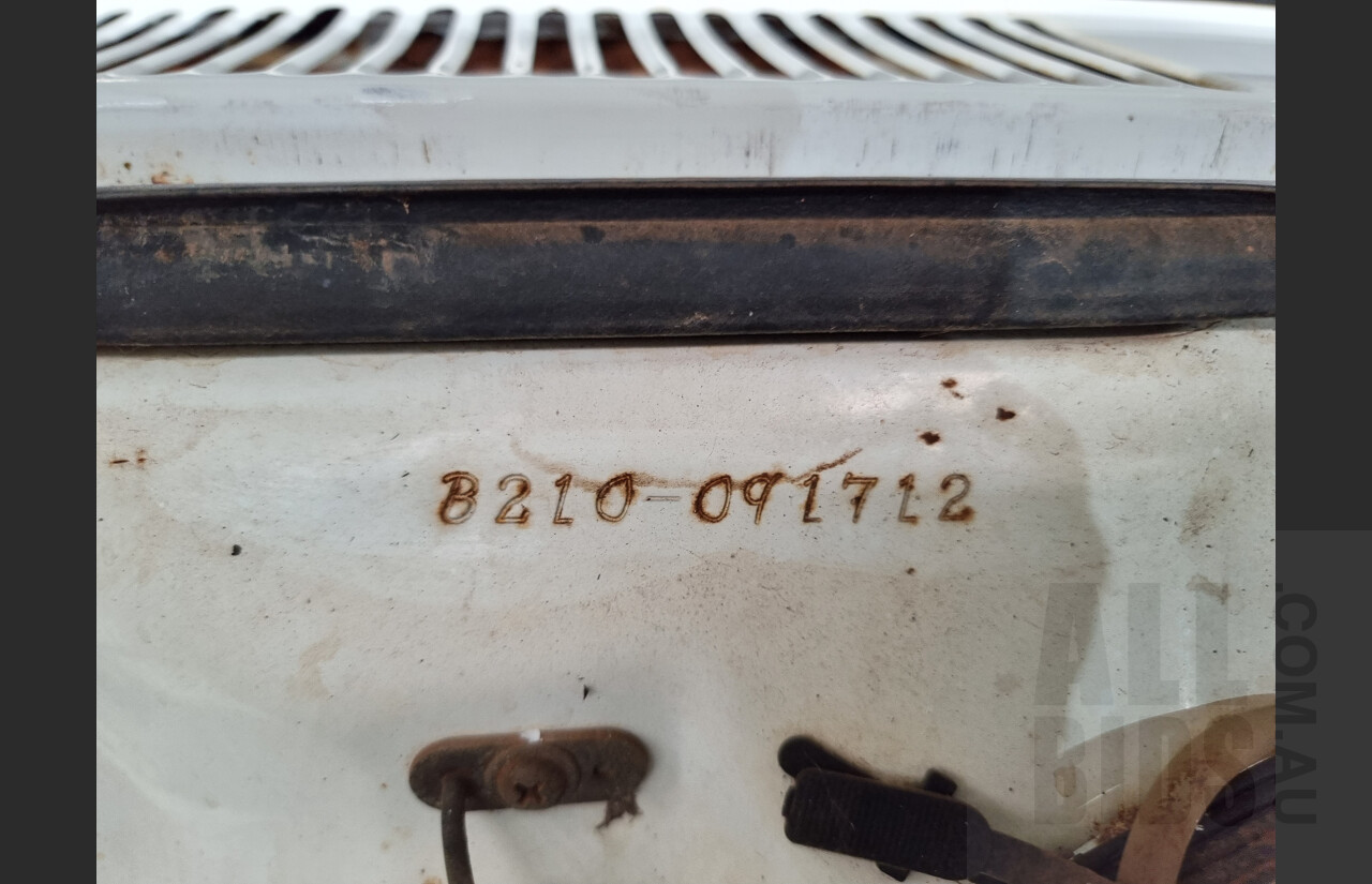 7/1974 Datsun 120y 4d Sedan White 1.2L