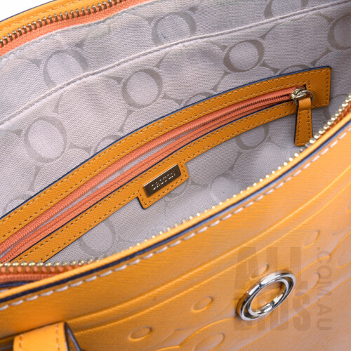Good Ladies Oroton Tote Handbag with Embossed Border