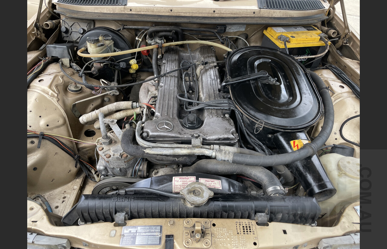 2/1984 Mercedes-Benz 280 E W123 4d Sedan Gold 2.7L