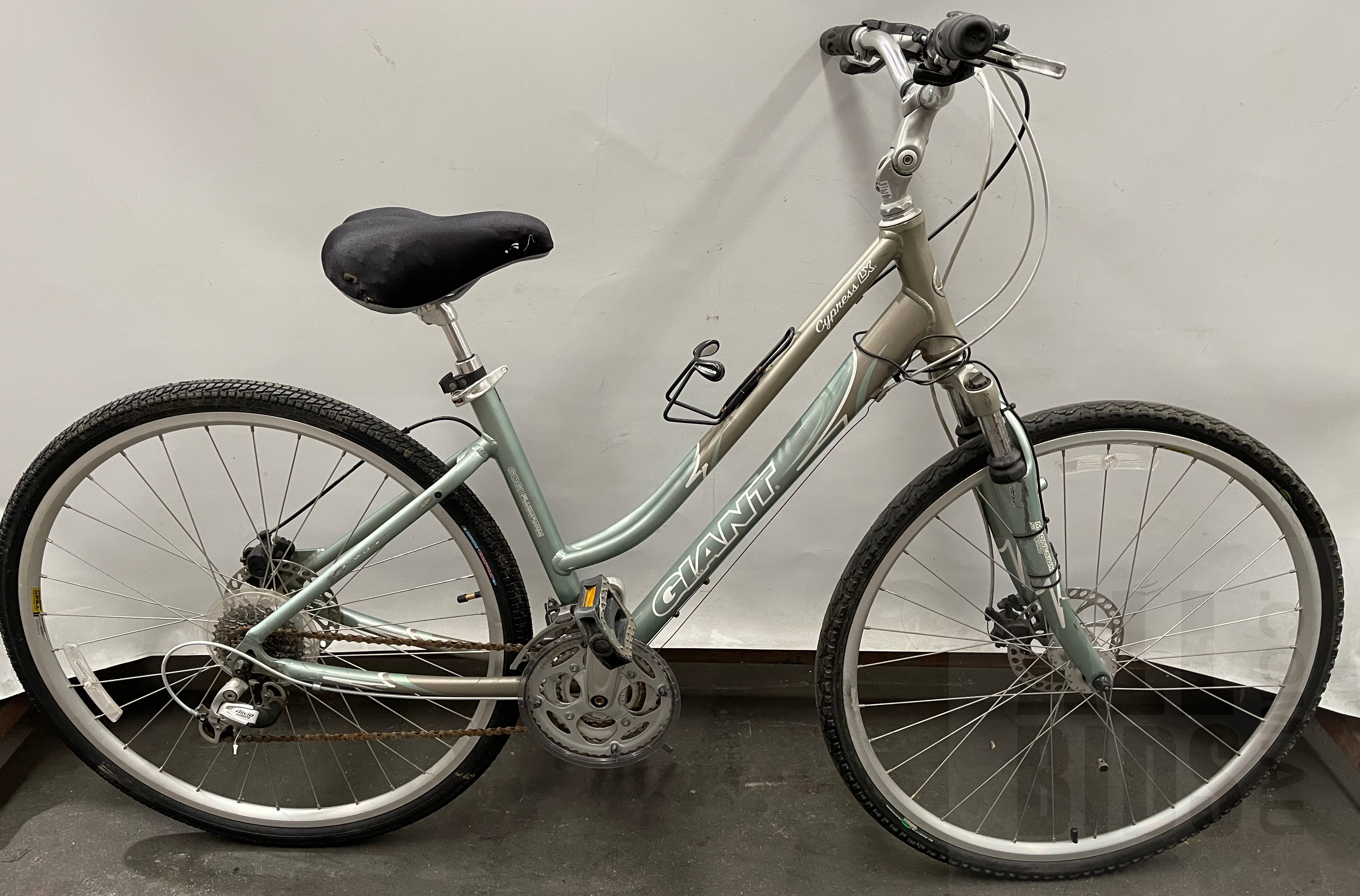 Giant Cypress LX 24 Speed Womens Lot 1341474 ALLBIDS