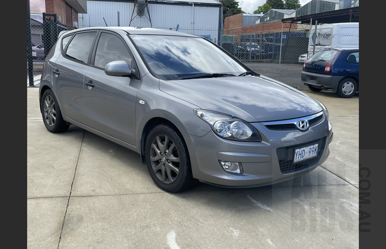 一彩テーマ i30 IG3113 1/18 Nissan Fairlady Z (S30) STAR ROAD Blue Metallic