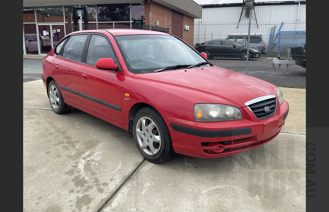 7/2005 Hyundai Elantra FX 2.0 HVT XD MY05 5 Door Hatchback Red 2.0L