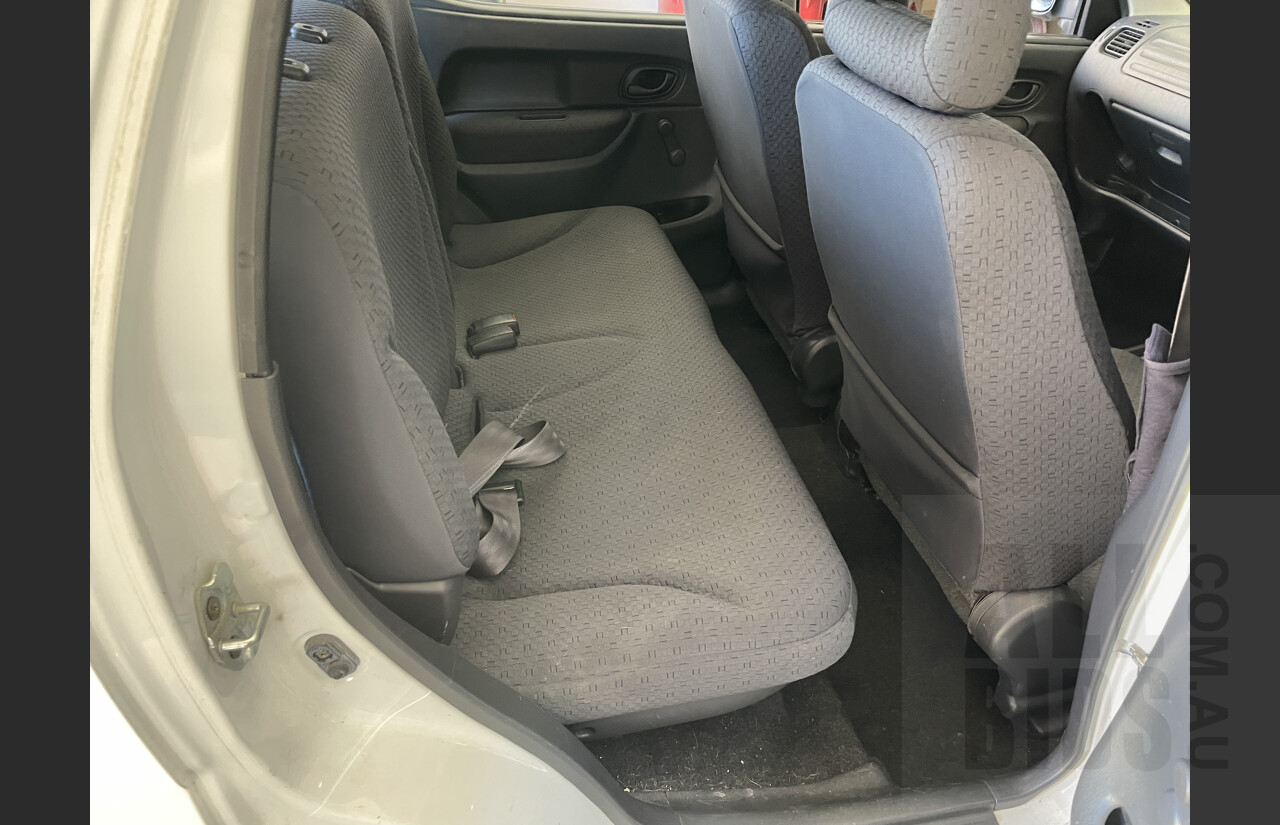 11/2003 Suzuki Ignis GL  5d Hatchback White 1.3L