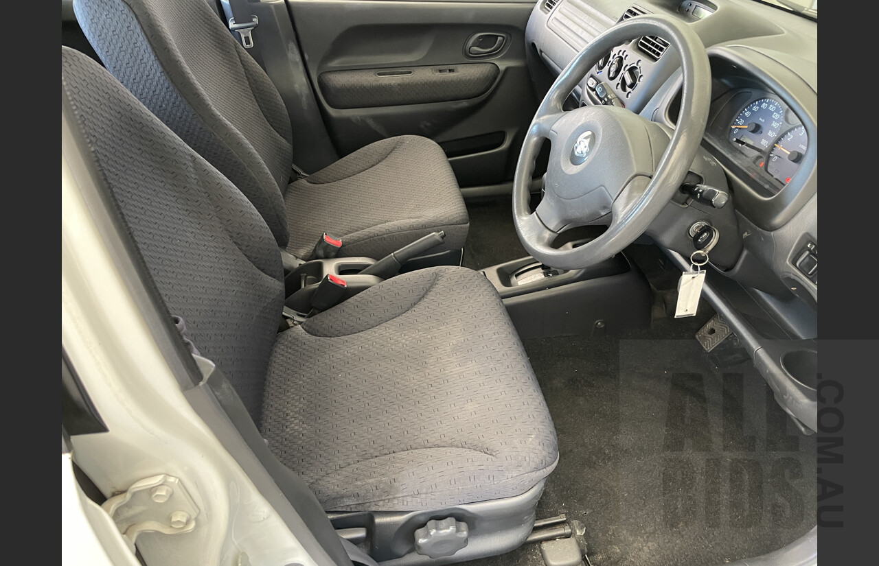 11/2003 Suzuki Ignis GL  5d Hatchback White 1.3L