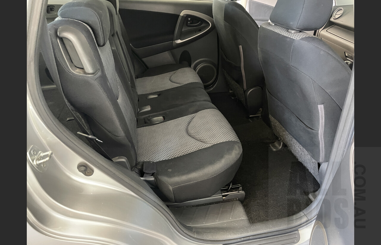 6/2006 Toyota Rav4 CV (4x4) ACA33R 4d Wagon Silver 2.4L