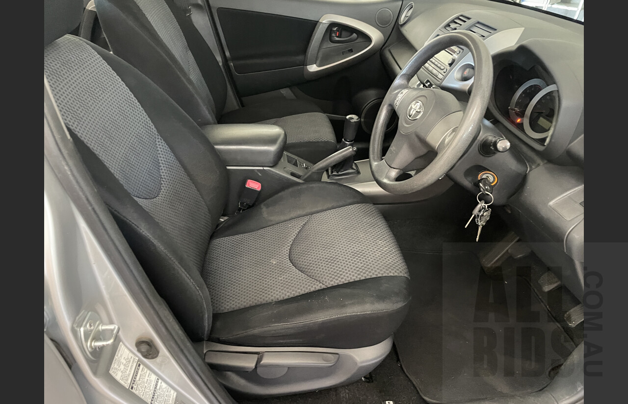 6/2006 Toyota Rav4 CV (4x4) ACA33R 4d Wagon Silver 2.4L