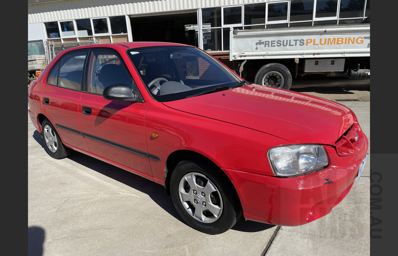 11/2000 Hyundai Accent GL LC 5d Hatchback Red 1.5L