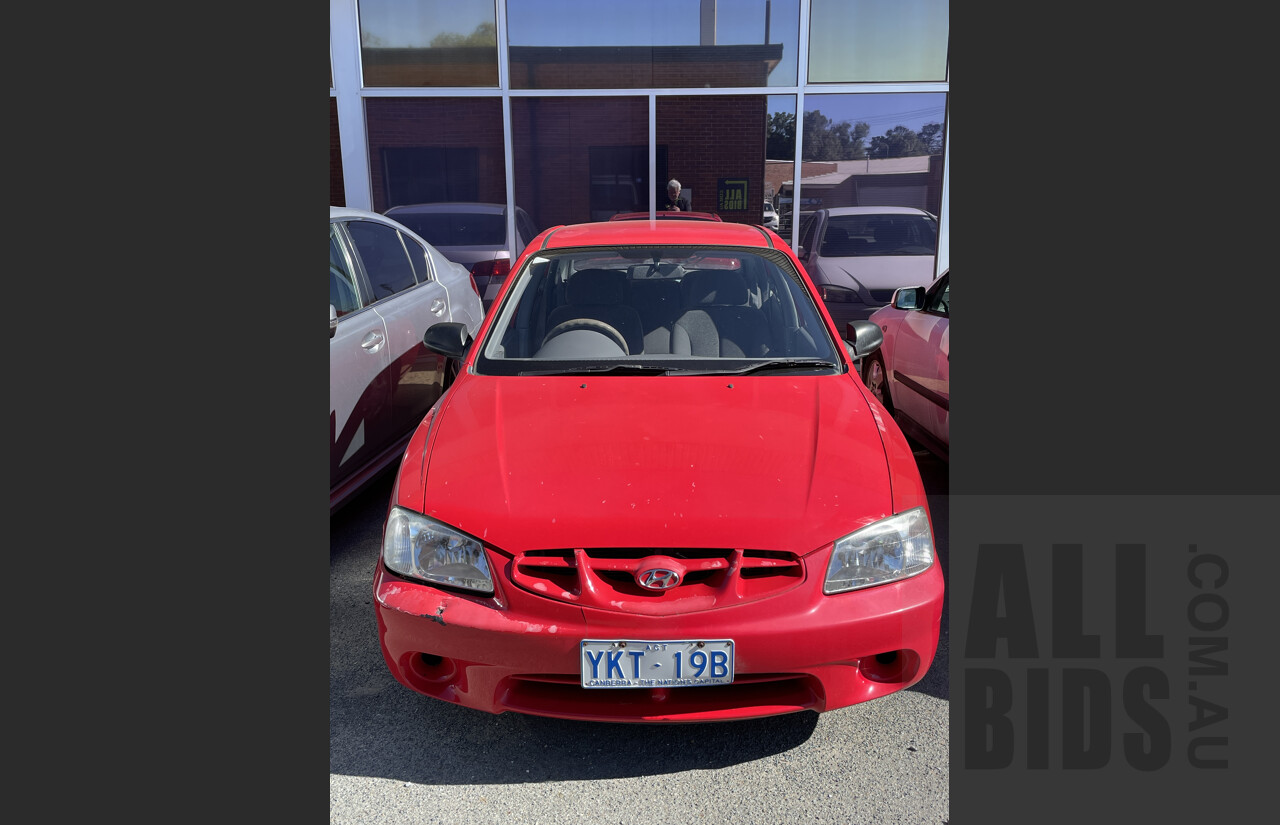 11/2000 Hyundai Accent GL LC 5d Hatchback Red 1.5L