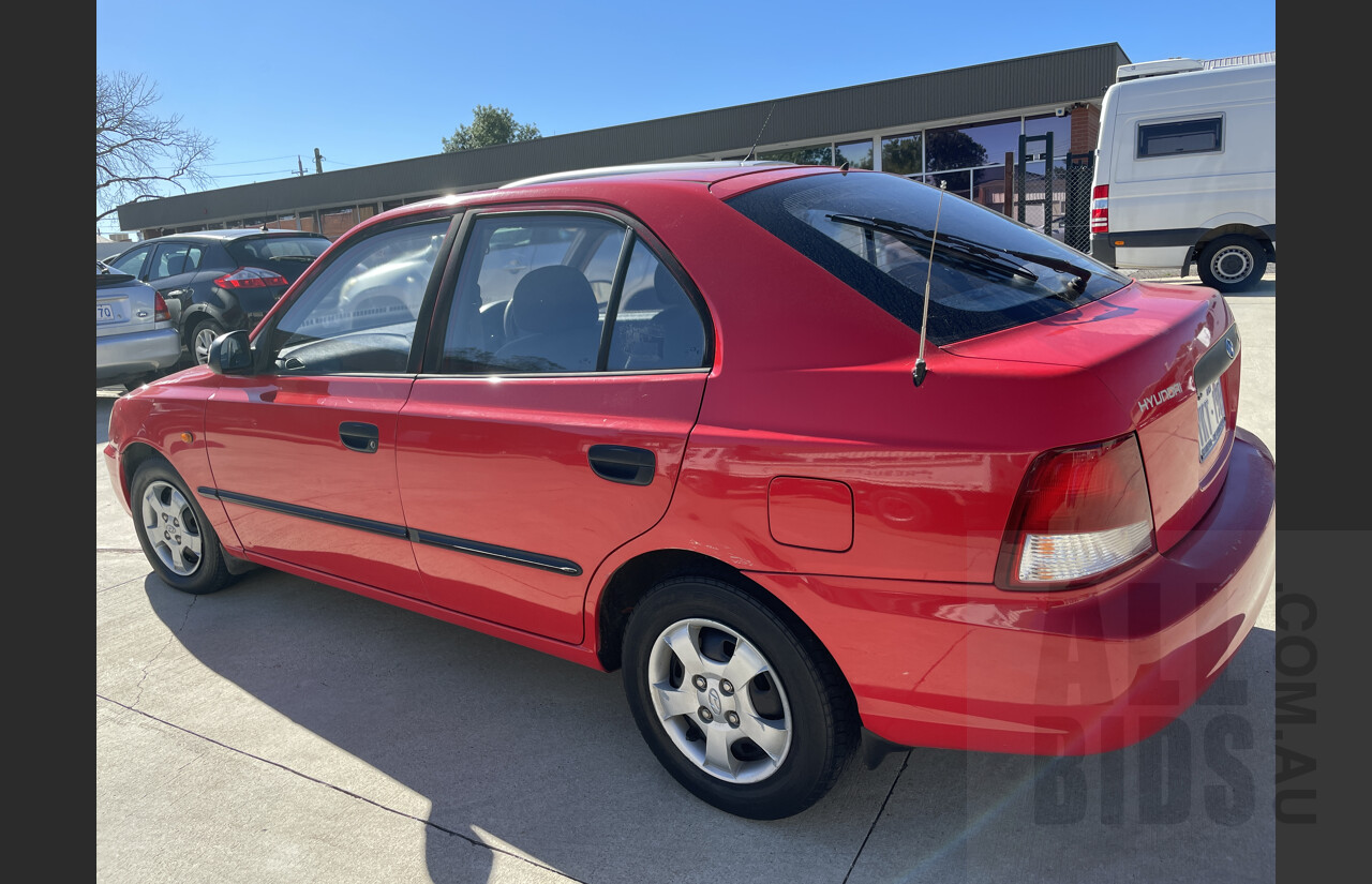 11/2000 Hyundai Accent GL LC 5d Hatchback Red 1.5L