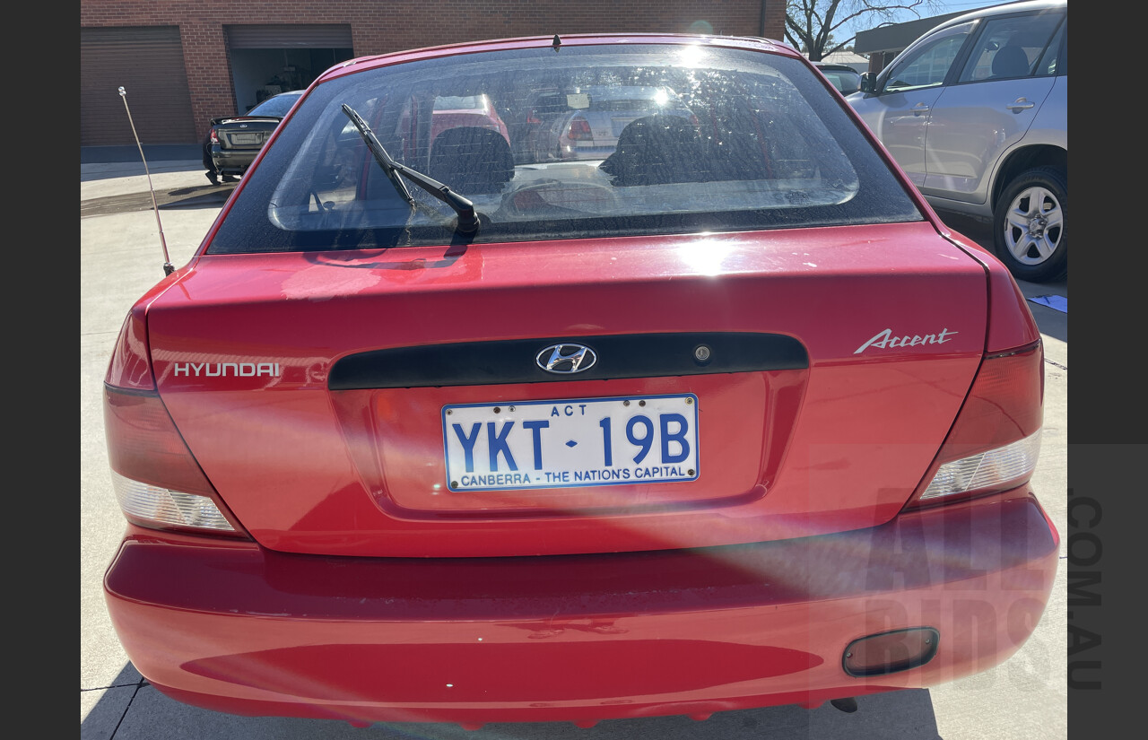11/2000 Hyundai Accent GL LC 5d Hatchback Red 1.5L