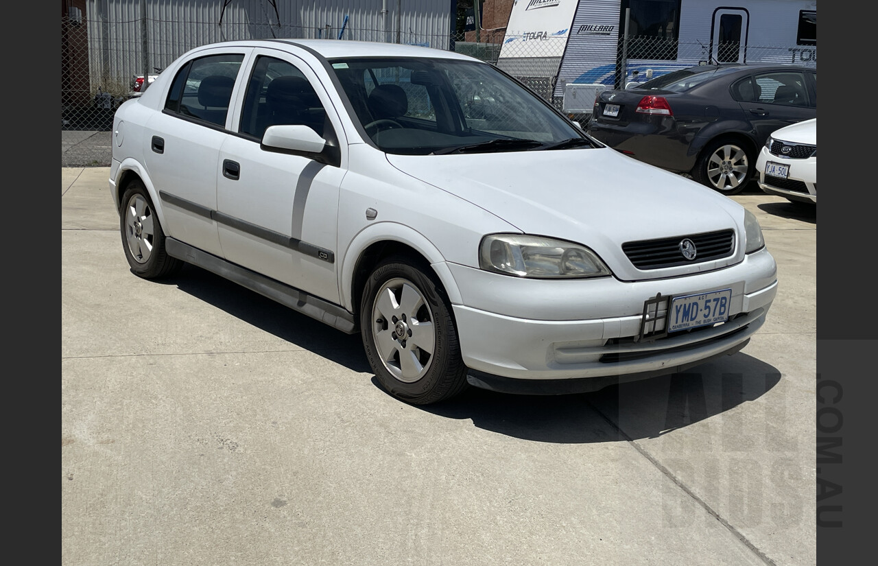 11/2003 Holden Astra CD TS 5d Hatchback White 1.8L
