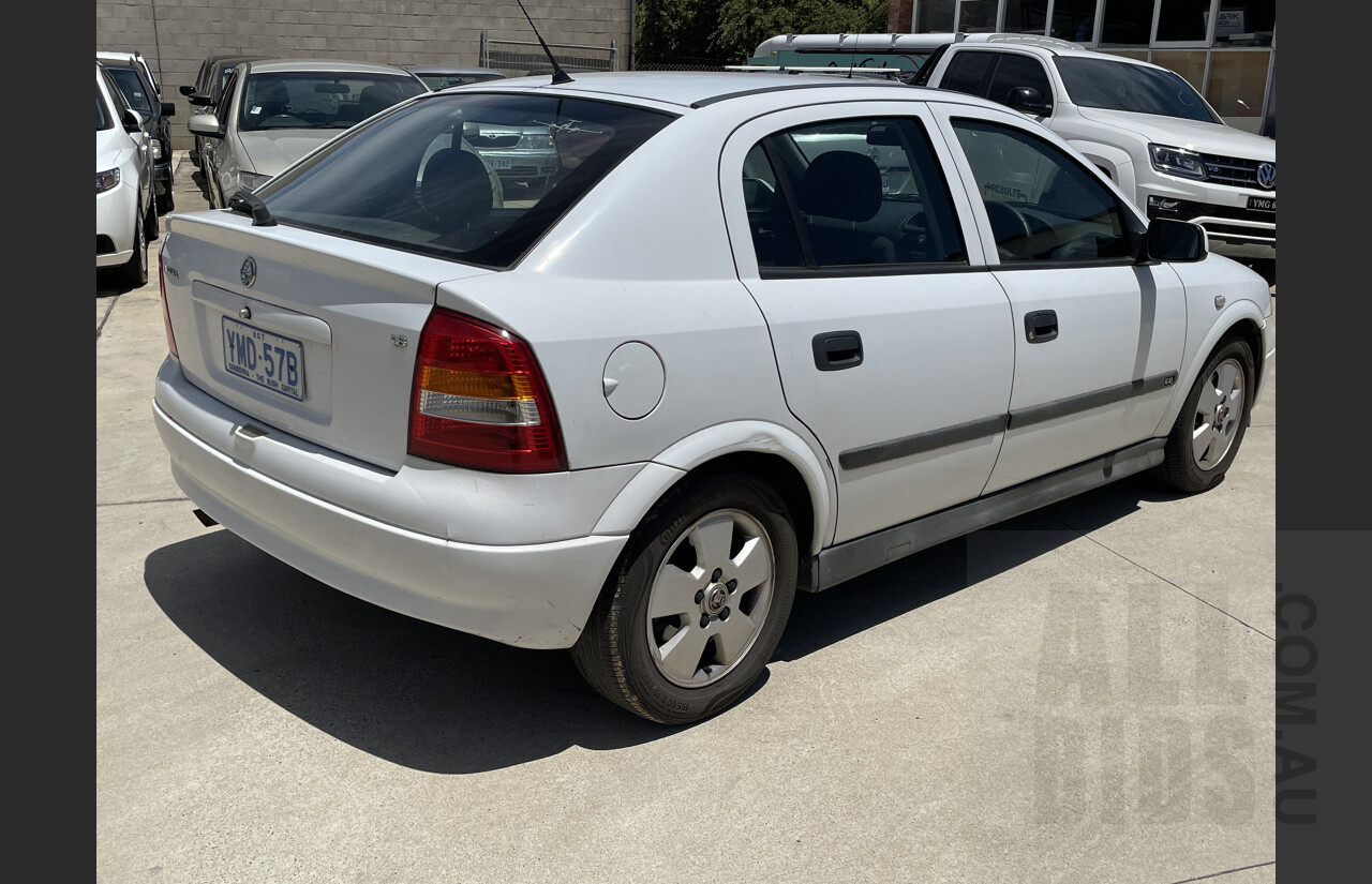 11/2003 Holden Astra CD TS 5d Hatchback White 1.8L