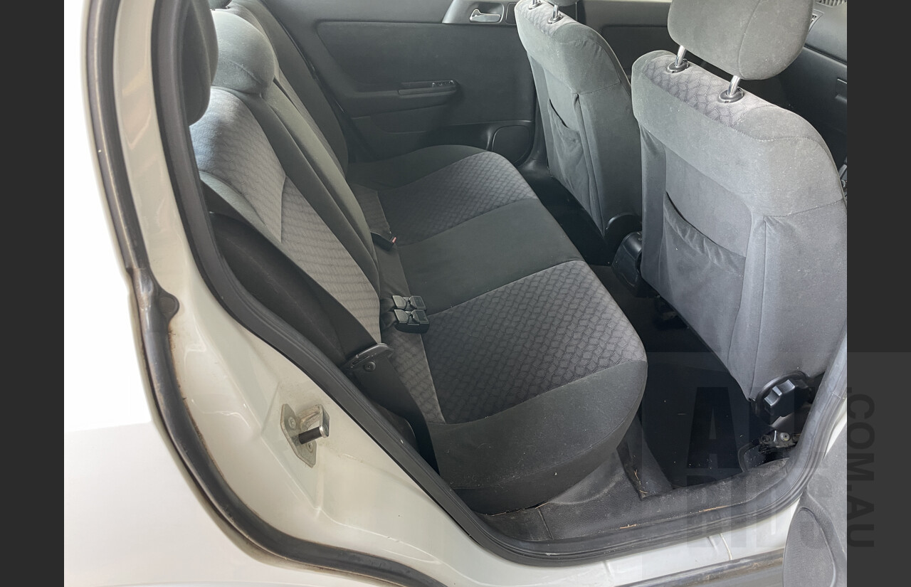 11/2003 Holden Astra CD TS 5d Hatchback White 1.8L