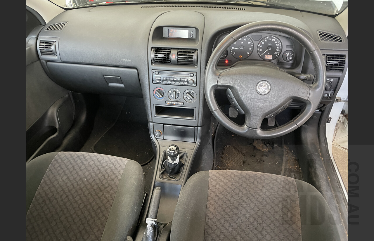 11/2003 Holden Astra CD TS 5d Hatchback White 1.8L