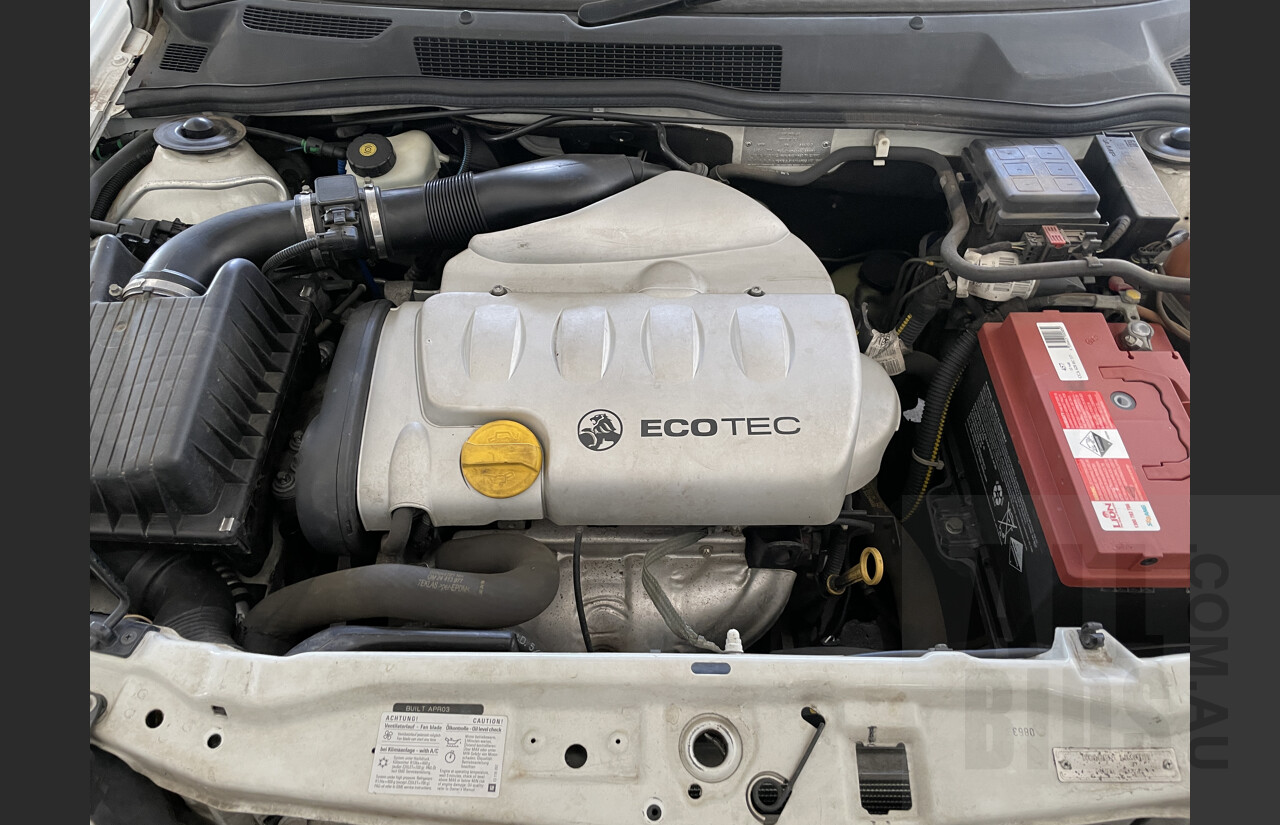 11/2003 Holden Astra CD TS 5d Hatchback White 1.8L