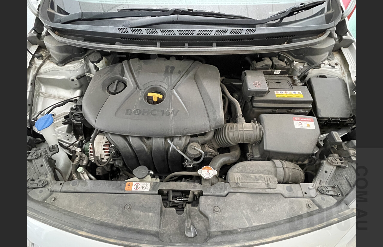 7/2014 Kia Cerato S Premium YD MY15 5d Hatchback Silver 1.8L