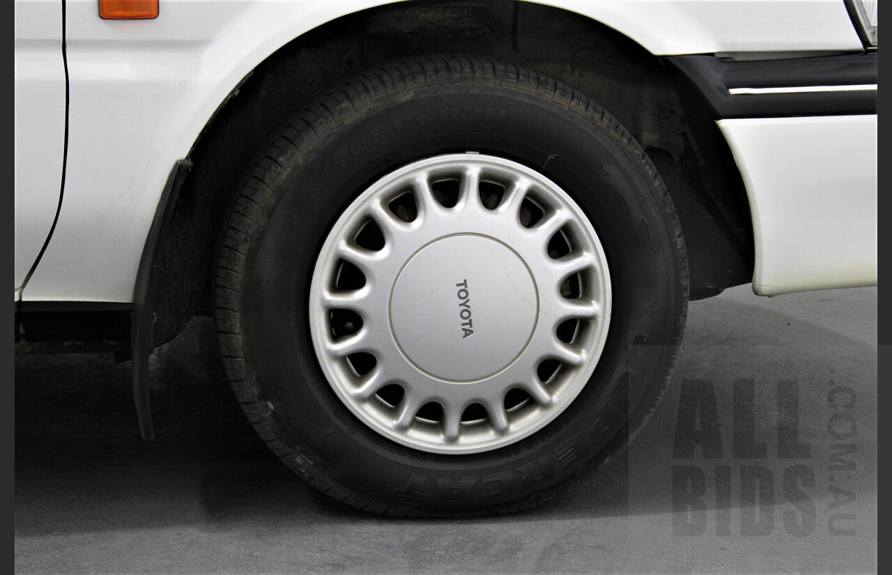 10/1991 Toyota Corolla CSi SECA AE94 5d Liftback White 1.6L Low 57,000ks