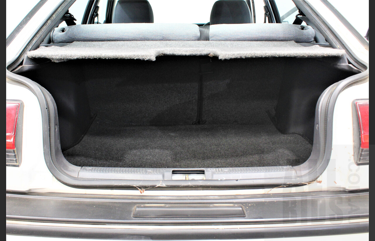 10/1991 Toyota Corolla CSi SECA AE94 5d Liftback White 1.6L Low 57,000ks