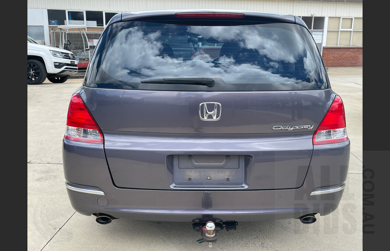 8/2004 Honda Odyssey Luxury 20 4d Wagon Grey 2.4L
