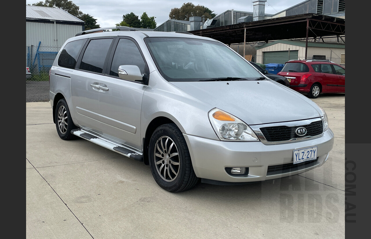 1/2012 Kia Grand Carnival SLi VQ MY12 4d Wagon Silver  3.5L