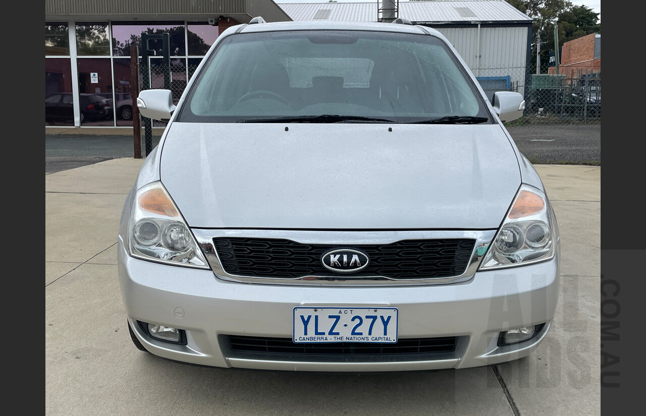 1/2012 Kia Grand Carnival SLi VQ MY12 4d Wagon Silver  3.5L
