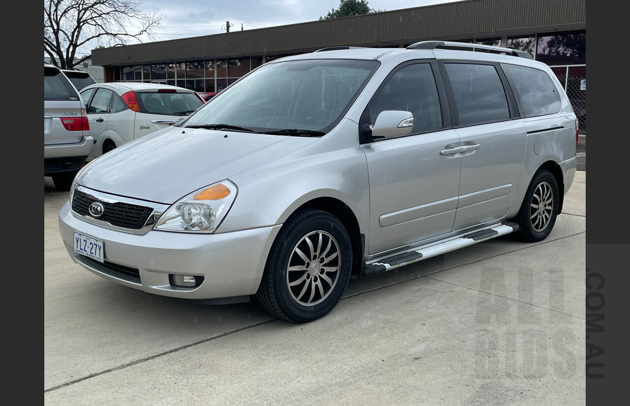 1/2012 Kia Grand Carnival SLi VQ MY12 4d Wagon Silver  3.5L