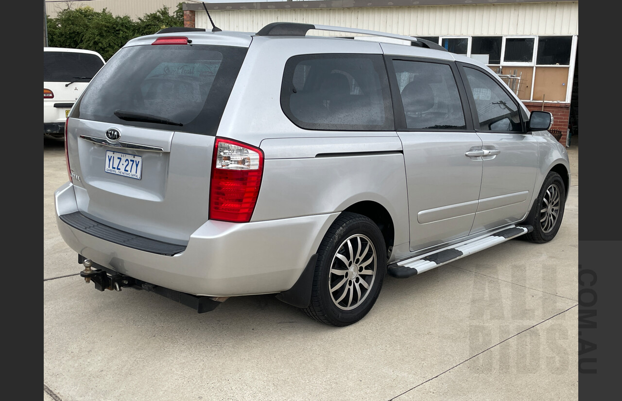 1/2012 Kia Grand Carnival SLi VQ MY12 4d Wagon Silver  3.5L
