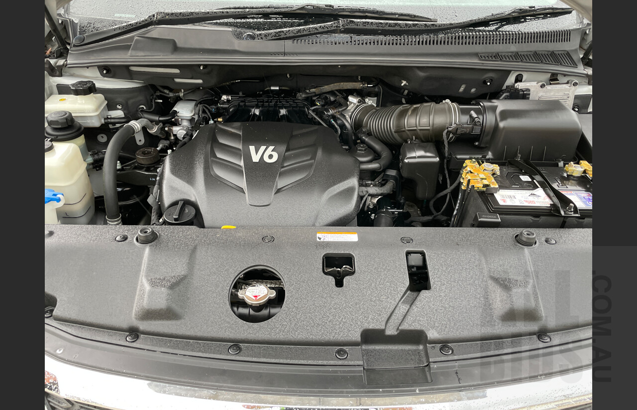 1/2012 Kia Grand Carnival SLi VQ MY12 4d Wagon Silver  3.5L