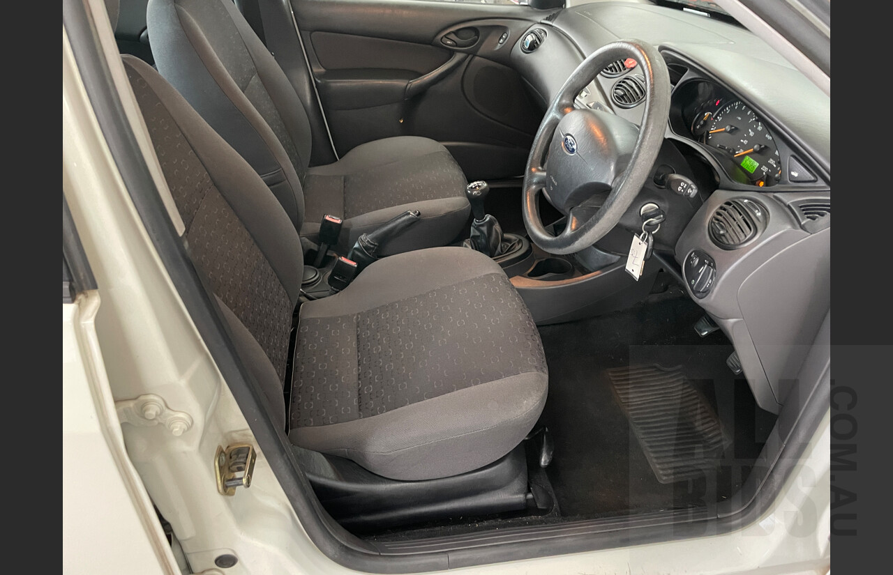 11/2003 Ford Focus LX LR 5d Hatchback White 1.8L