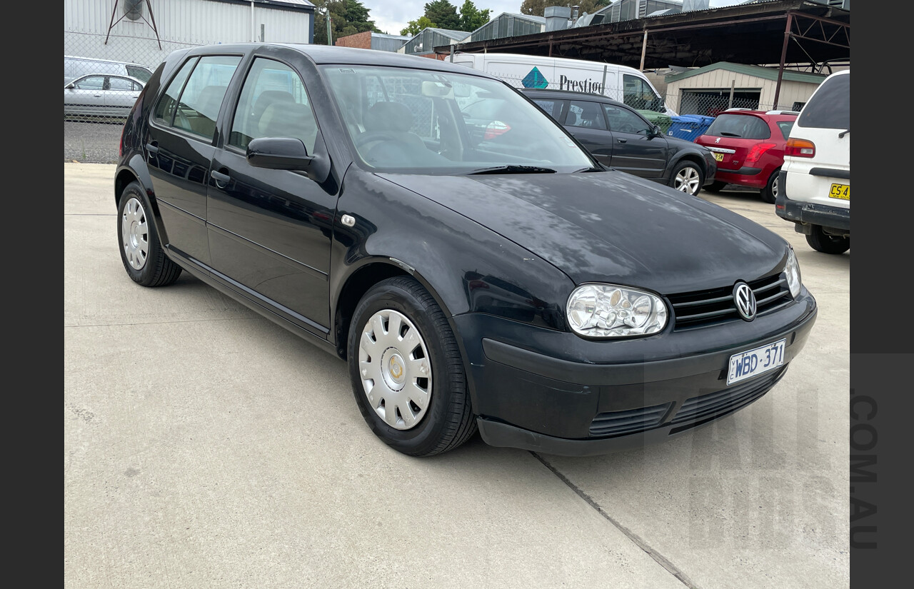 12/2000 Volkswagen Golf GL 5d Hatchback Black 2.0L