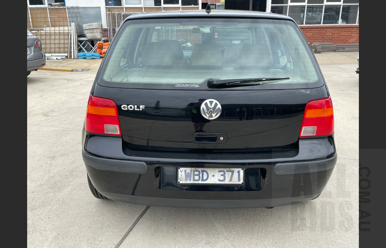 12/2000 Volkswagen Golf GL 5d Hatchback Black 2.0L