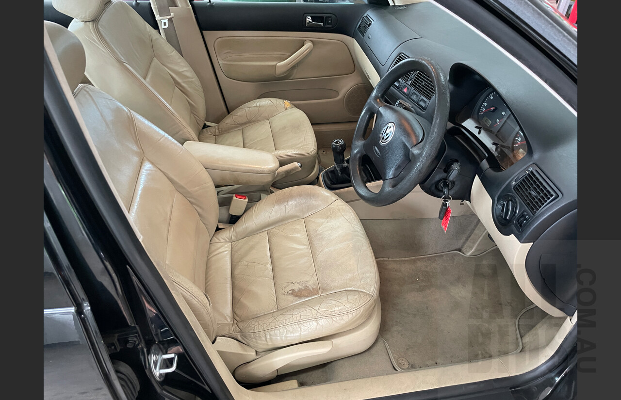 12/2000 Volkswagen Golf GL 5d Hatchback Black 2.0L