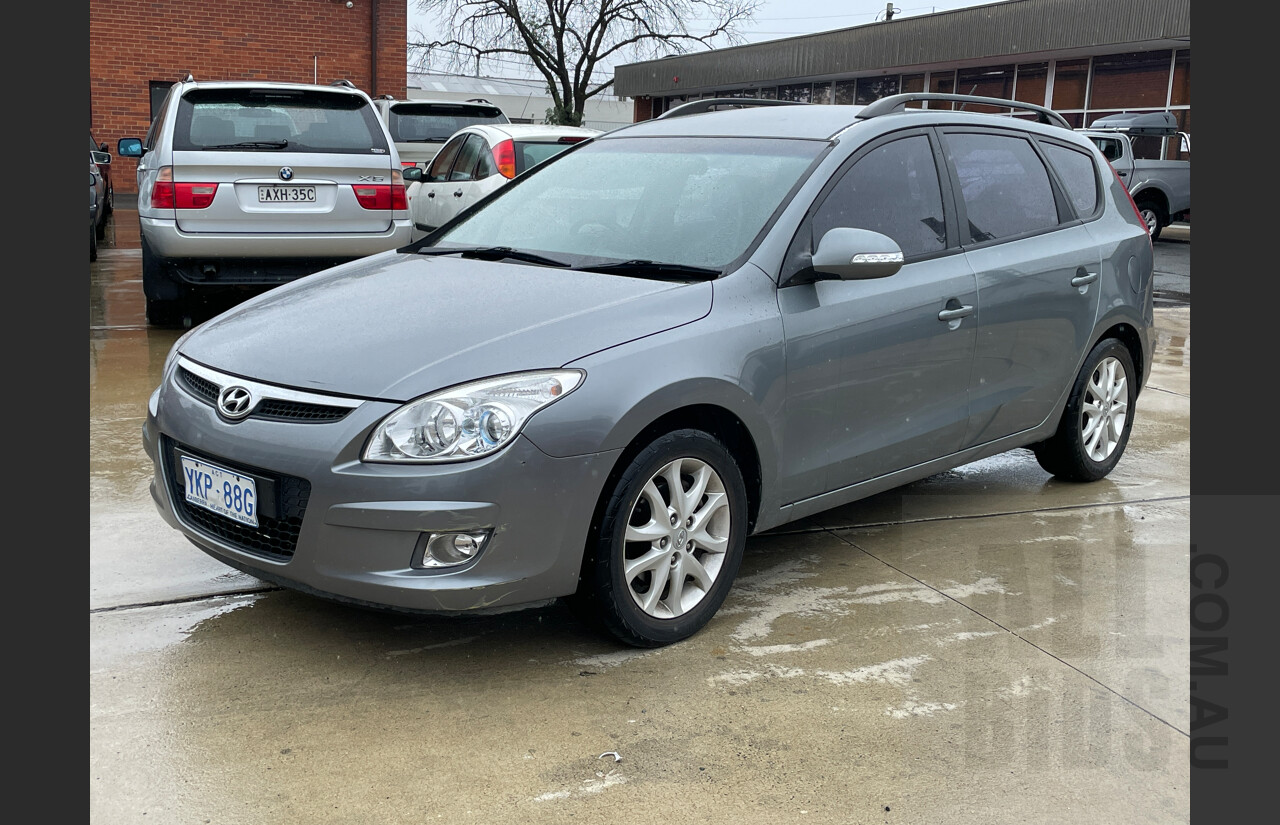 12/2009 Hyundai i30 cw SLX 2.0 FD MY10 4d Wagon Silver 2.0L