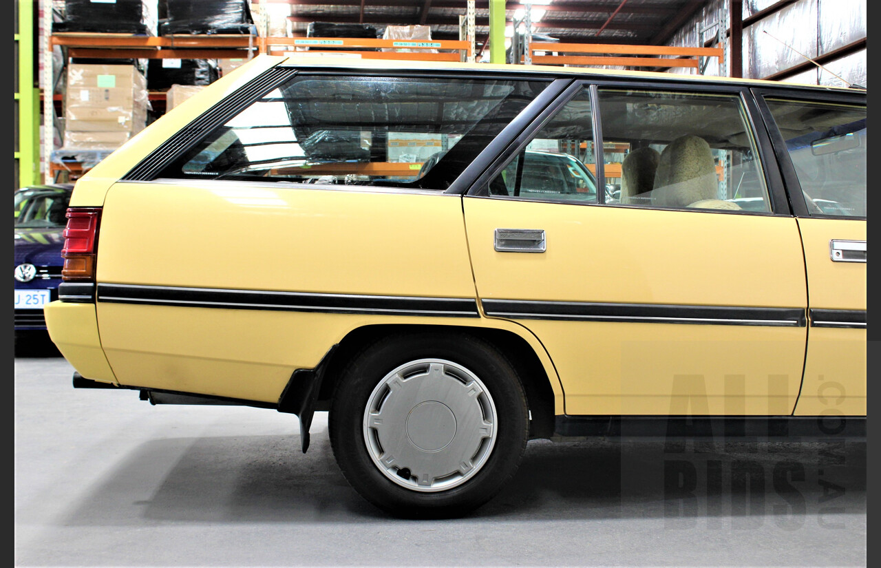 9/1988 Mitsubishi Magna Executive TN 4d Station Wagon Yellow 2.6L