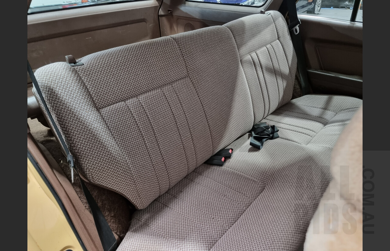 9/1988 Mitsubishi Magna Executive TN 4d Station Wagon Yellow 2.6L