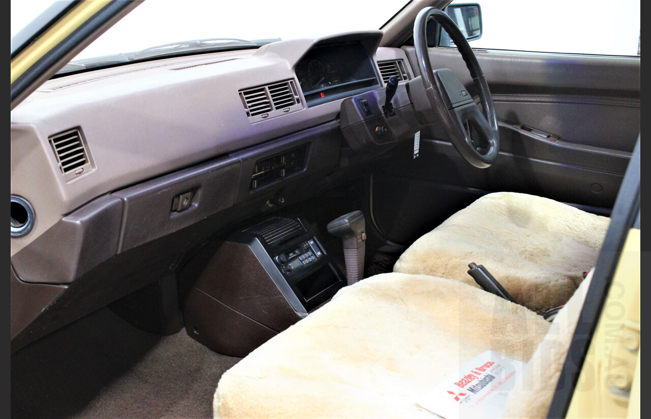 9/1988 Mitsubishi Magna Executive TN 4d Station Wagon Yellow 2.6L