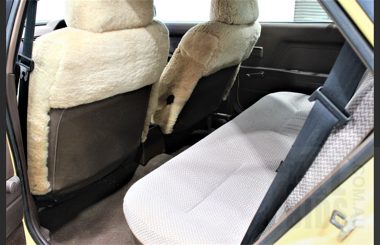 9/1988 Mitsubishi Magna Executive TN 4d Station Wagon Yellow 2.6L