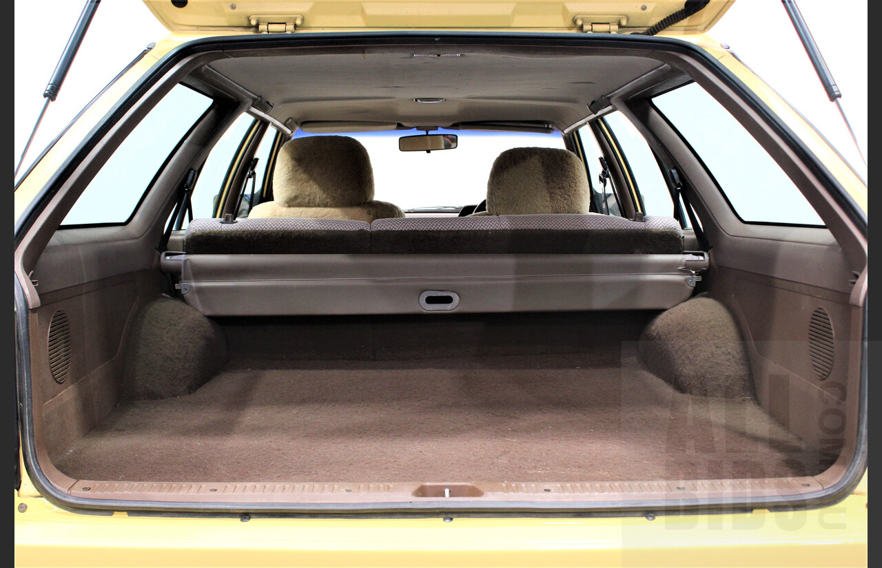 9/1988 Mitsubishi Magna Executive TN 4d Station Wagon Yellow 2.6L