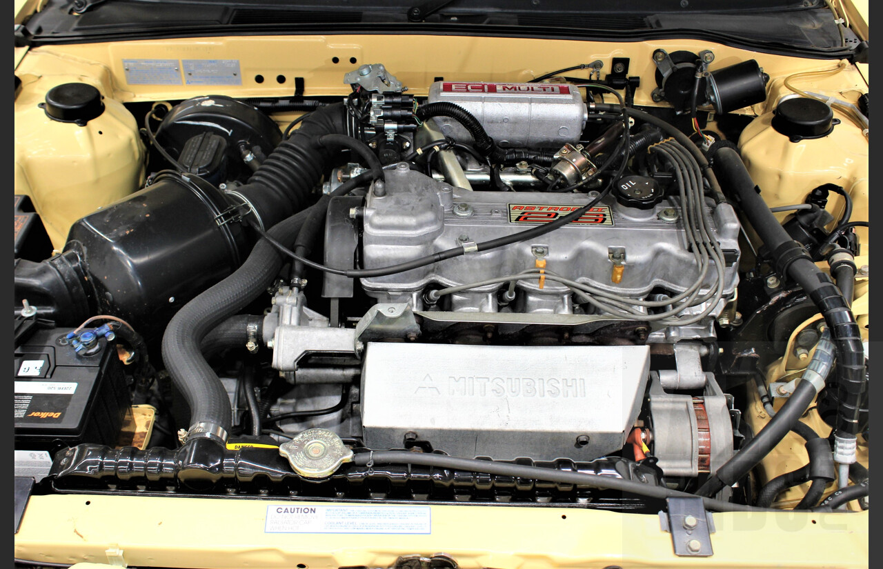 9/1988 Mitsubishi Magna Executive TN 4d Station Wagon Yellow 2.6L