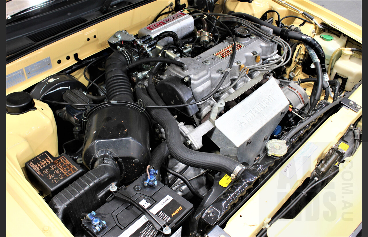 9/1988 Mitsubishi Magna Executive TN 4d Station Wagon Yellow 2.6L