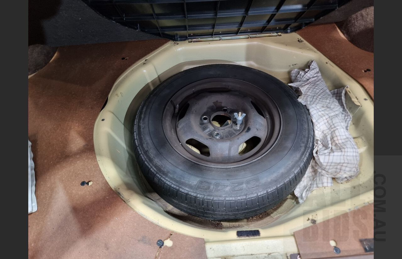 9/1988 Mitsubishi Magna Executive TN 4d Station Wagon Yellow 2.6L