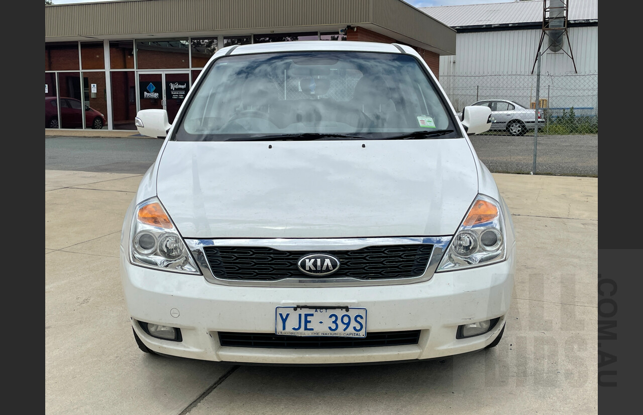 11/2012 Kia Grand Carnival S VQ MY13 4d Wagon White 3.5L